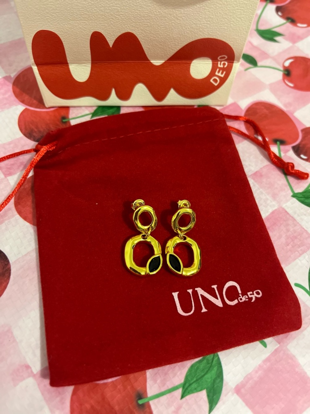 UNO de 50 Gold Drop Earrings